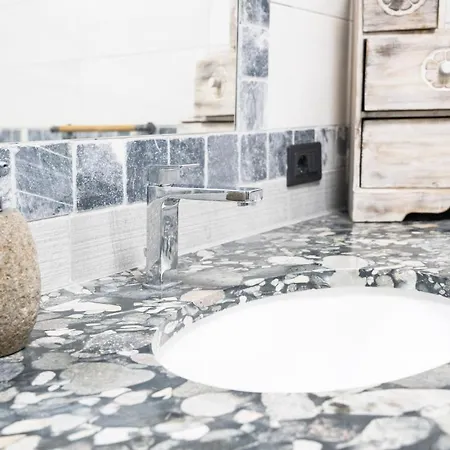 فيلة Lice Verici